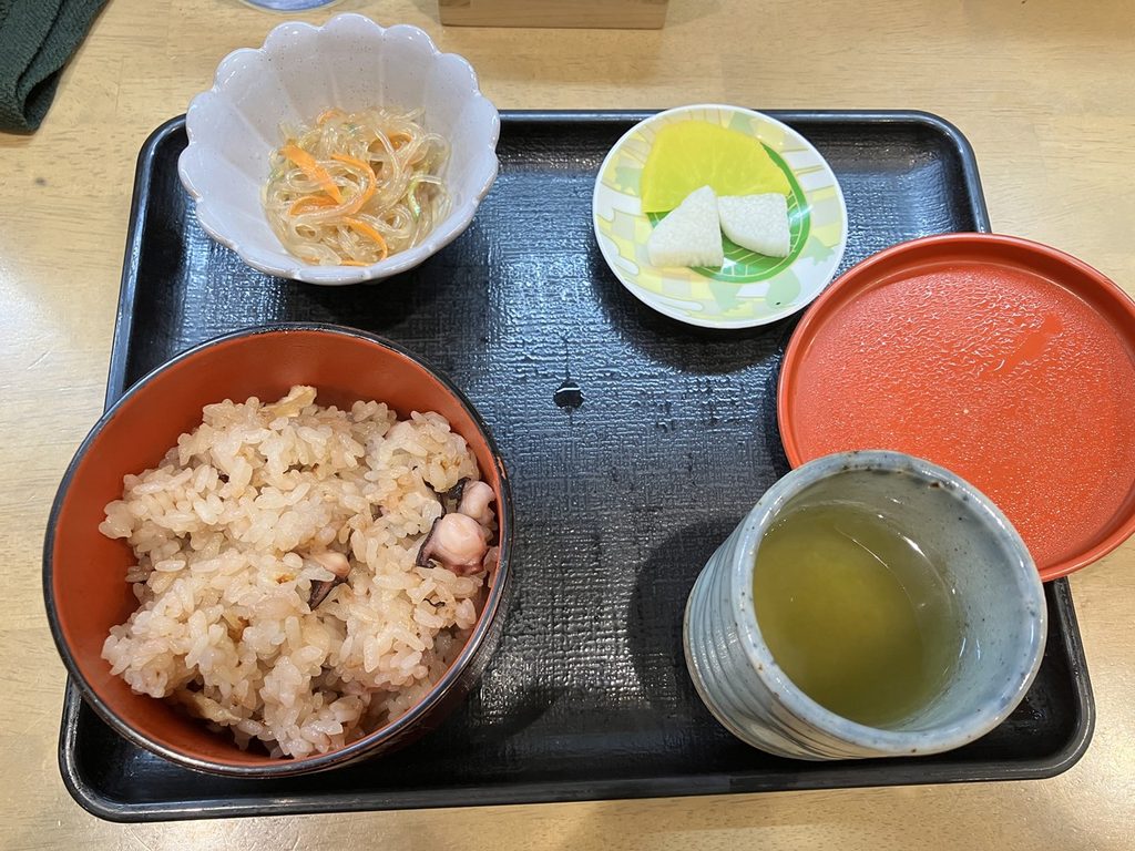 明石のたこ磯別館で食べた、たこ飯