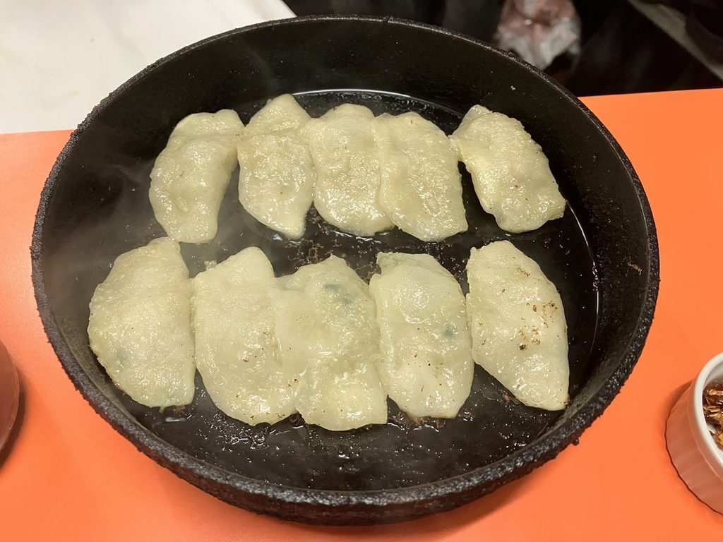 福岡県久留米市のぎょうざ五十番で食べた鉄板焼き餃子