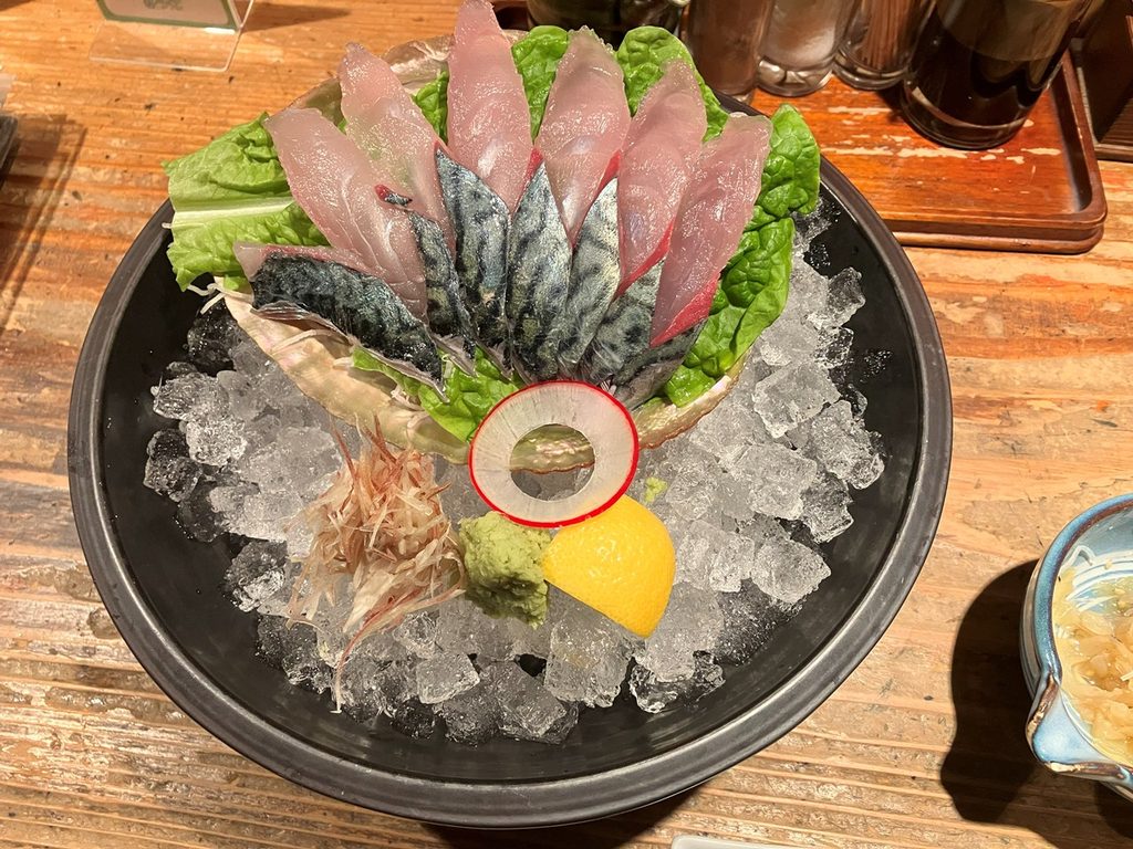 高知の居酒屋大黒堂で食べた新鮮な活〆サバの刺身