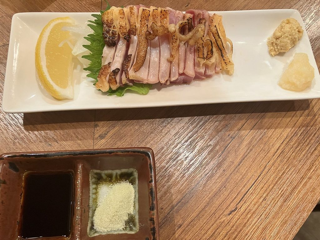 鹿児島のくろころやで食べた郷土料理の鶏刺し