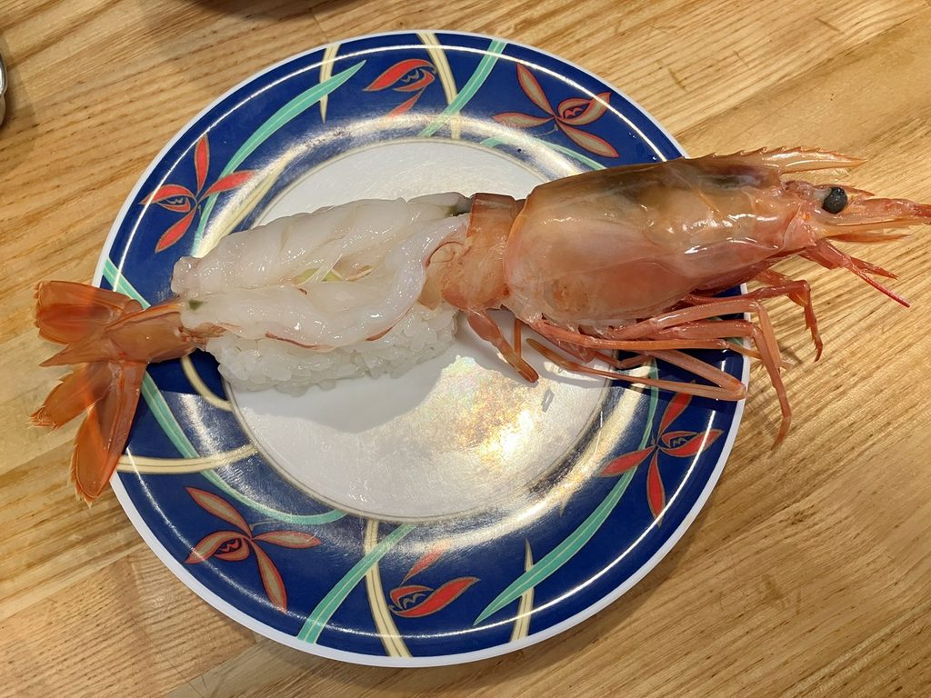 銚子の回転寿司・魚料理 島武で食べた生エビの握り寿司