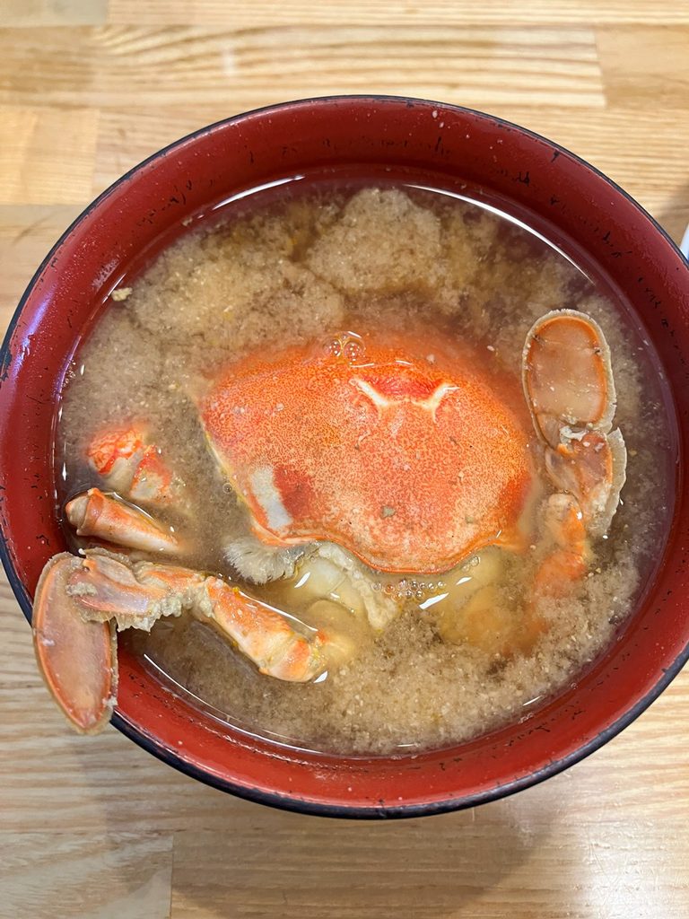 銚子の回転寿司・魚料理 島武で注文したカニ汁
