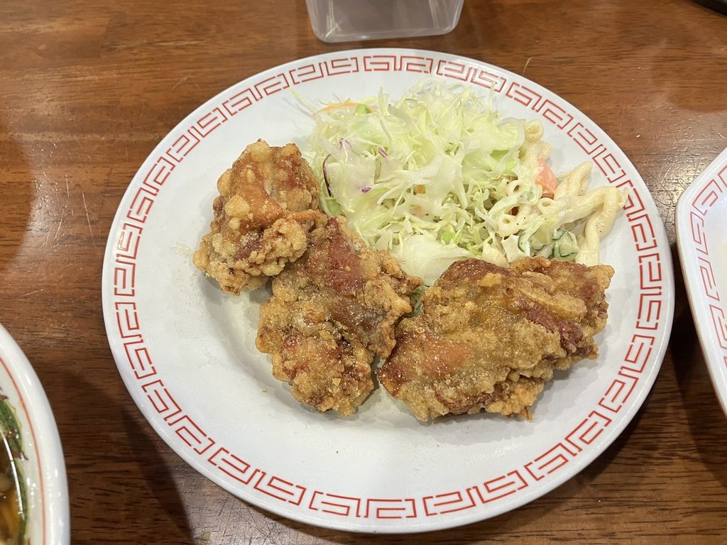尾道ラーメンたにで食べた大きな鶏の唐揚げ