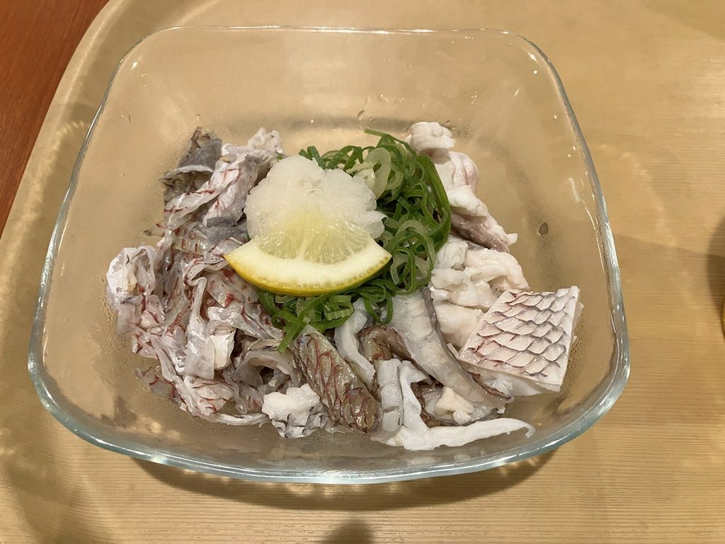 おれんじ えひめの船内レストランで注文した鯛ザク