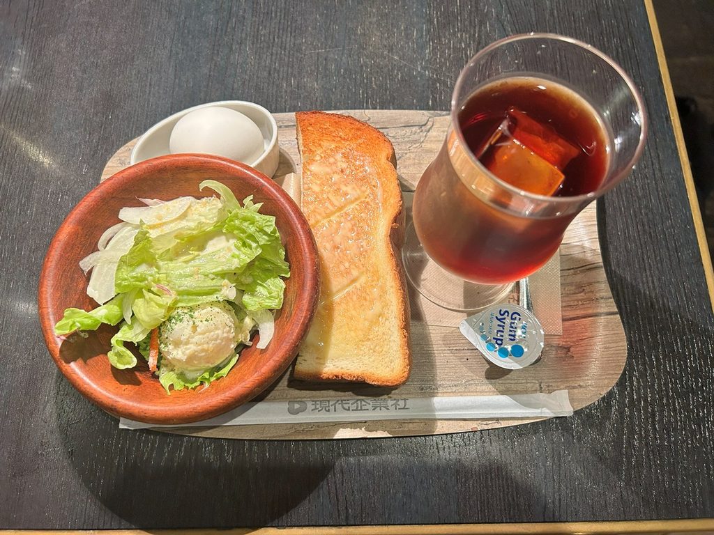 高知の喫茶店メフィストフェレスで食べた厚切りトーストのカジュアルモーニング